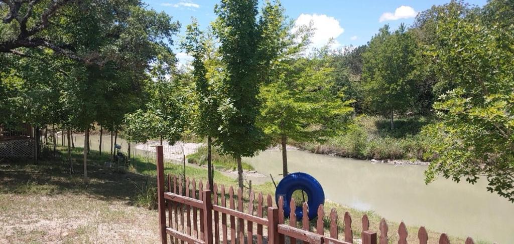 Bandera Stronghold Retreat Luaran gambar